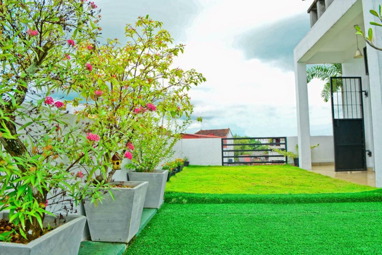 Furnished Apartment At Colombo Suburbs Nawala Rajagiriya Exterior foto